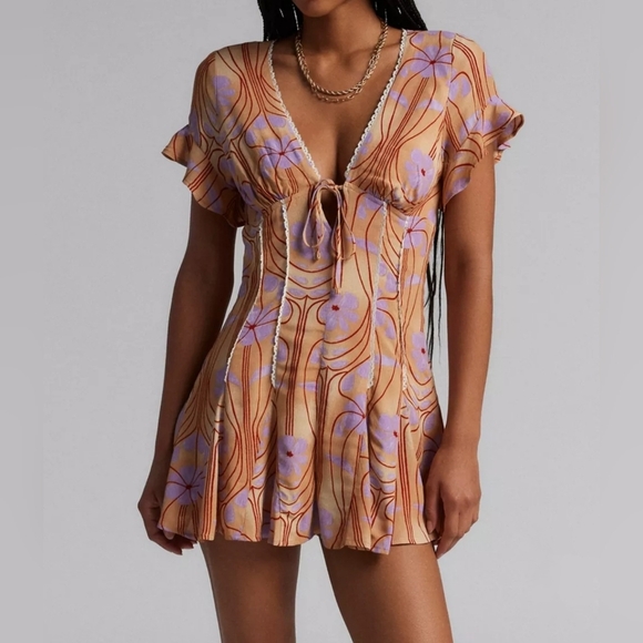 Kimchi Blue Thalia Open Back Romper, Neutral Multi Peach Purple Floral Mini, XS - Picture 1 of 16